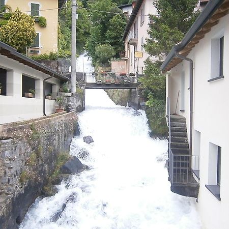 Casa In Riva Al Lago Varenna Kültér fotó