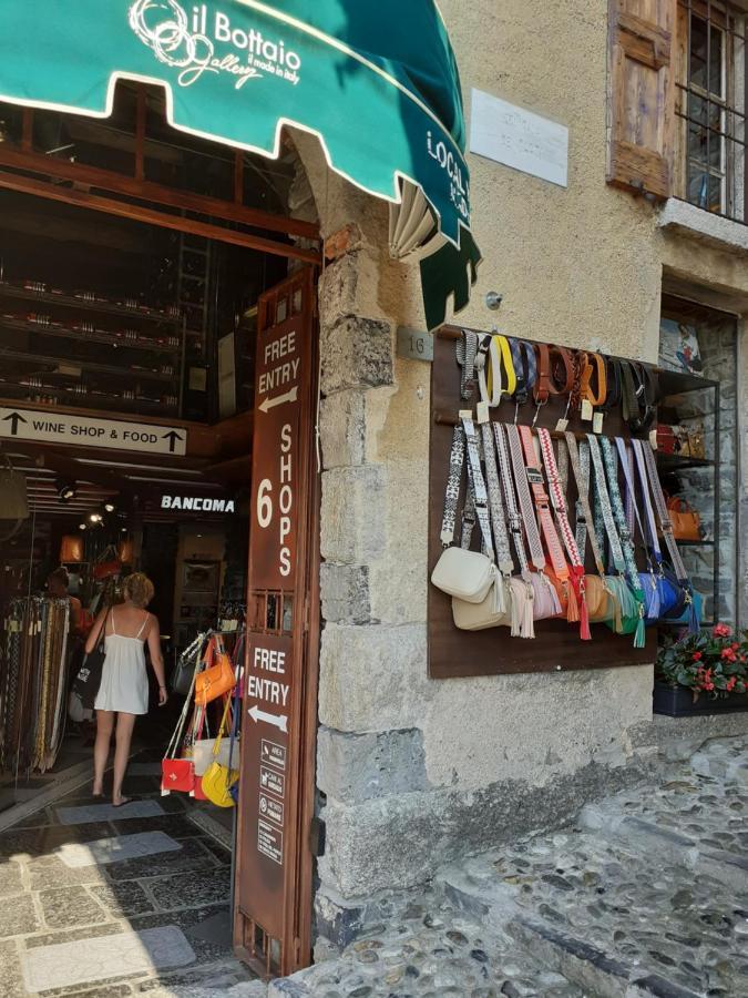 Casa In Riva Al Lago Varenna Kültér fotó