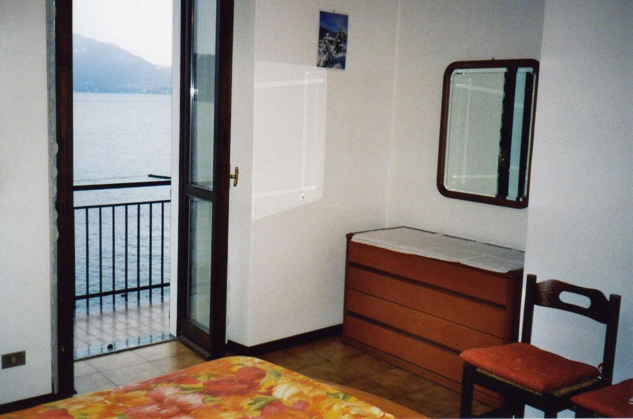Casa In Riva Al Lago Varenna Kültér fotó