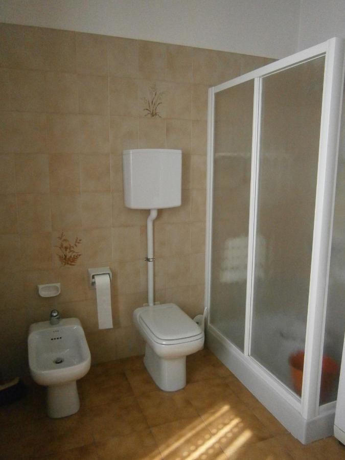 Casa In Riva Al Lago Varenna Kültér fotó