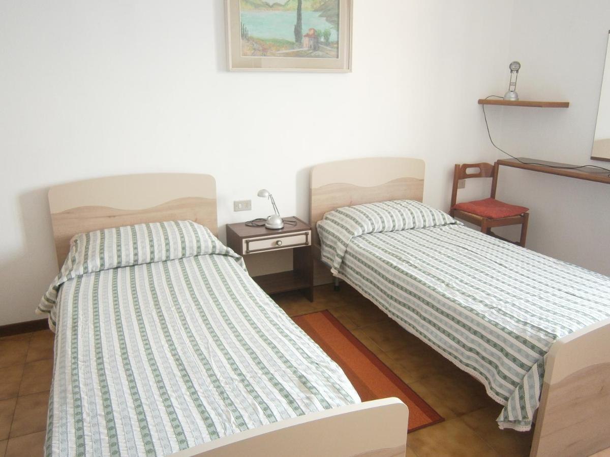 Casa In Riva Al Lago Varenna Kültér fotó