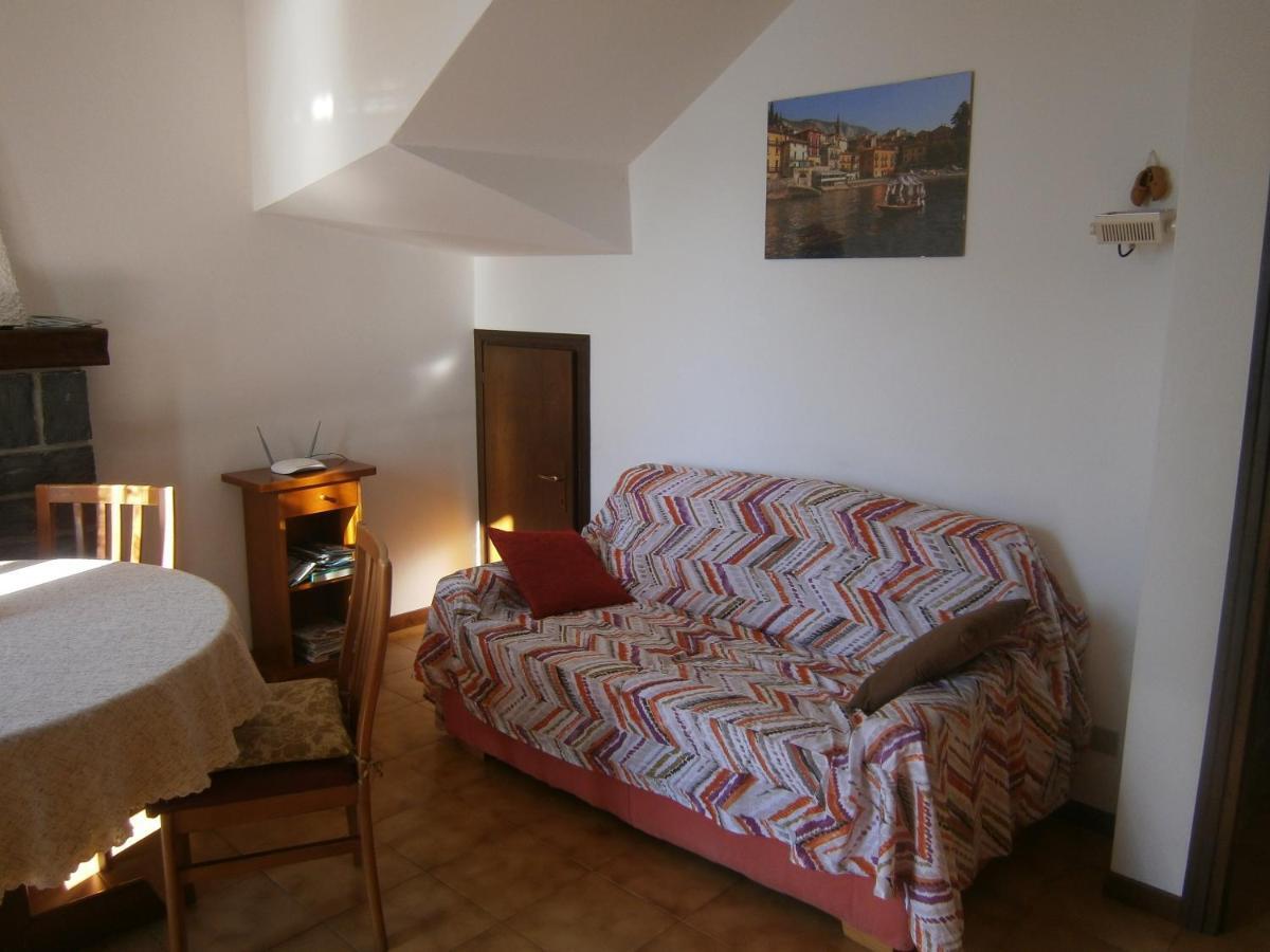 Casa In Riva Al Lago Varenna Kültér fotó