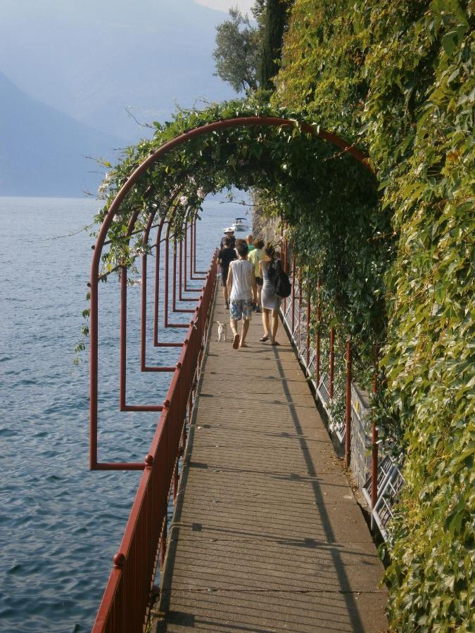 Casa In Riva Al Lago Varenna Kültér fotó